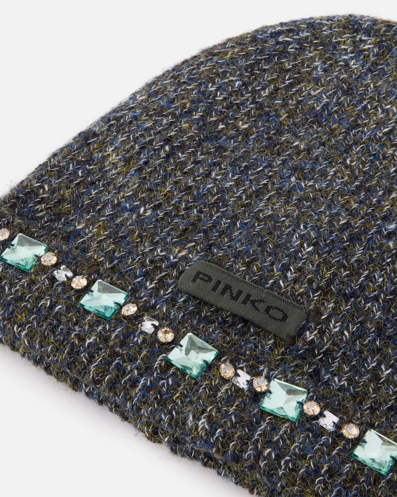 WINTER BEANIE WITH CHATONS ON THE EDGE 3