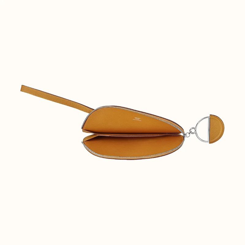 Hermès In-the-Loop To Go pouch outlook