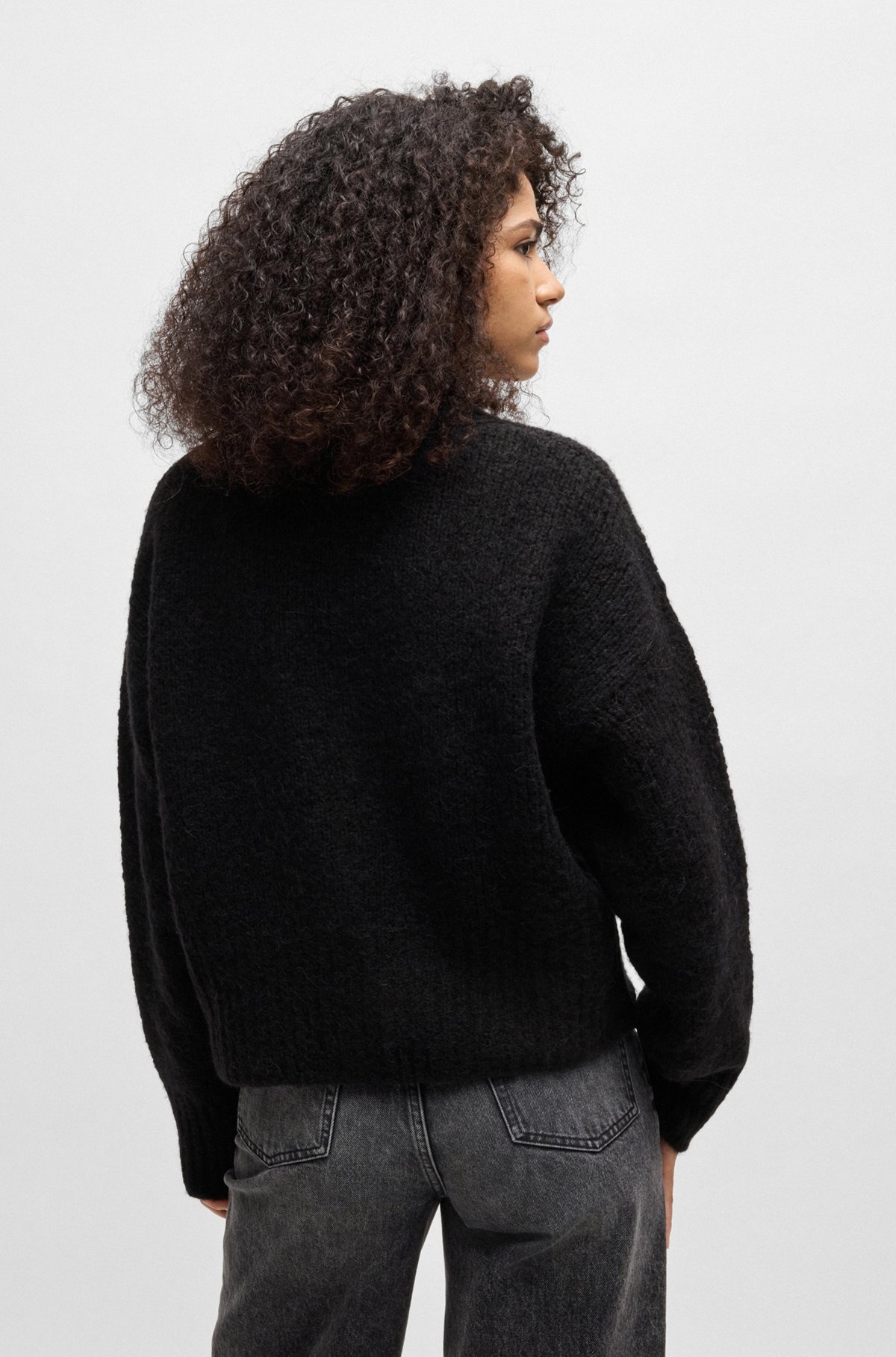 OVERSIZE-FIT CARDIGAN WITH V NECKLINE AND CROPPED LENGTH - 4