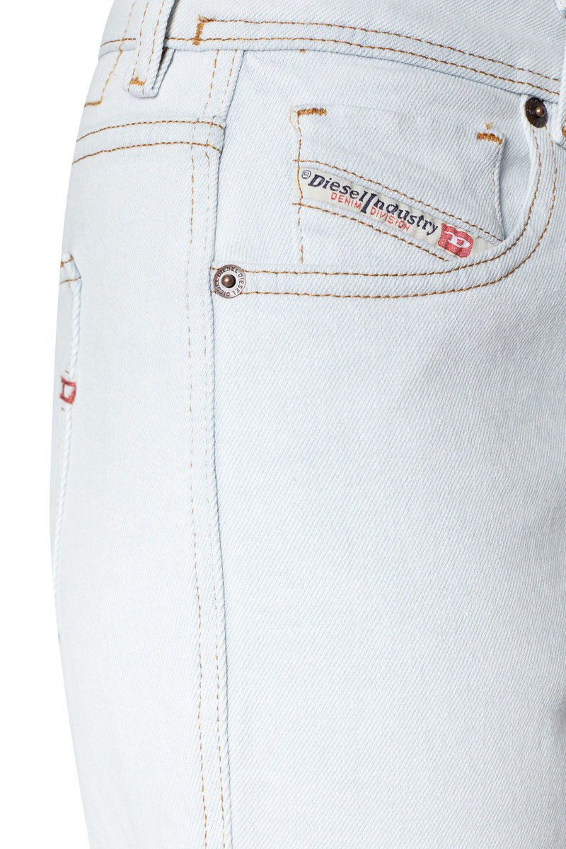 2004 09C06 TAPERED JEANS 4