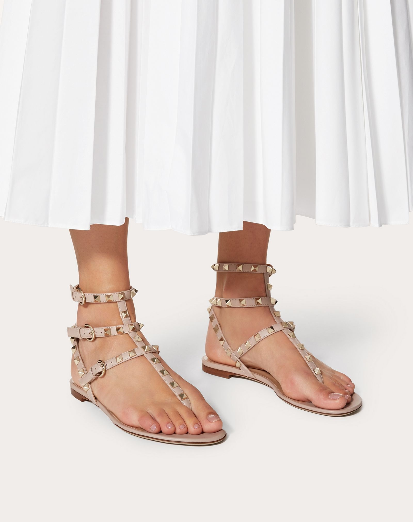 Rockstud Flip Flop Sandal in Calfskin Leather - 6