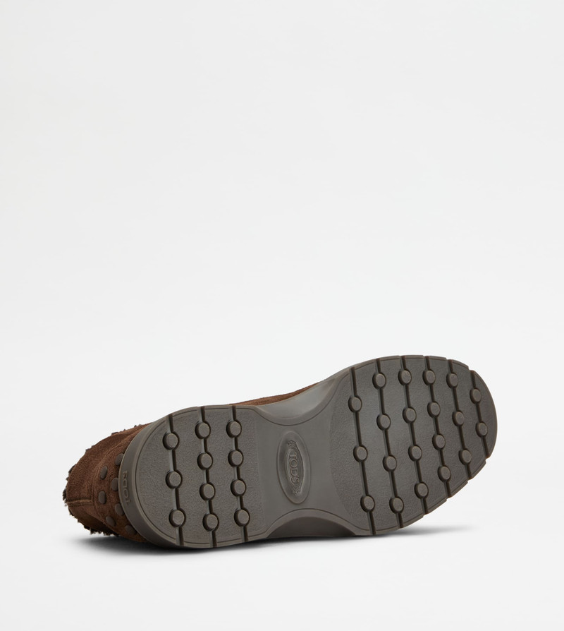 DESERT BOOTS IN SUEDE - BROWN 4