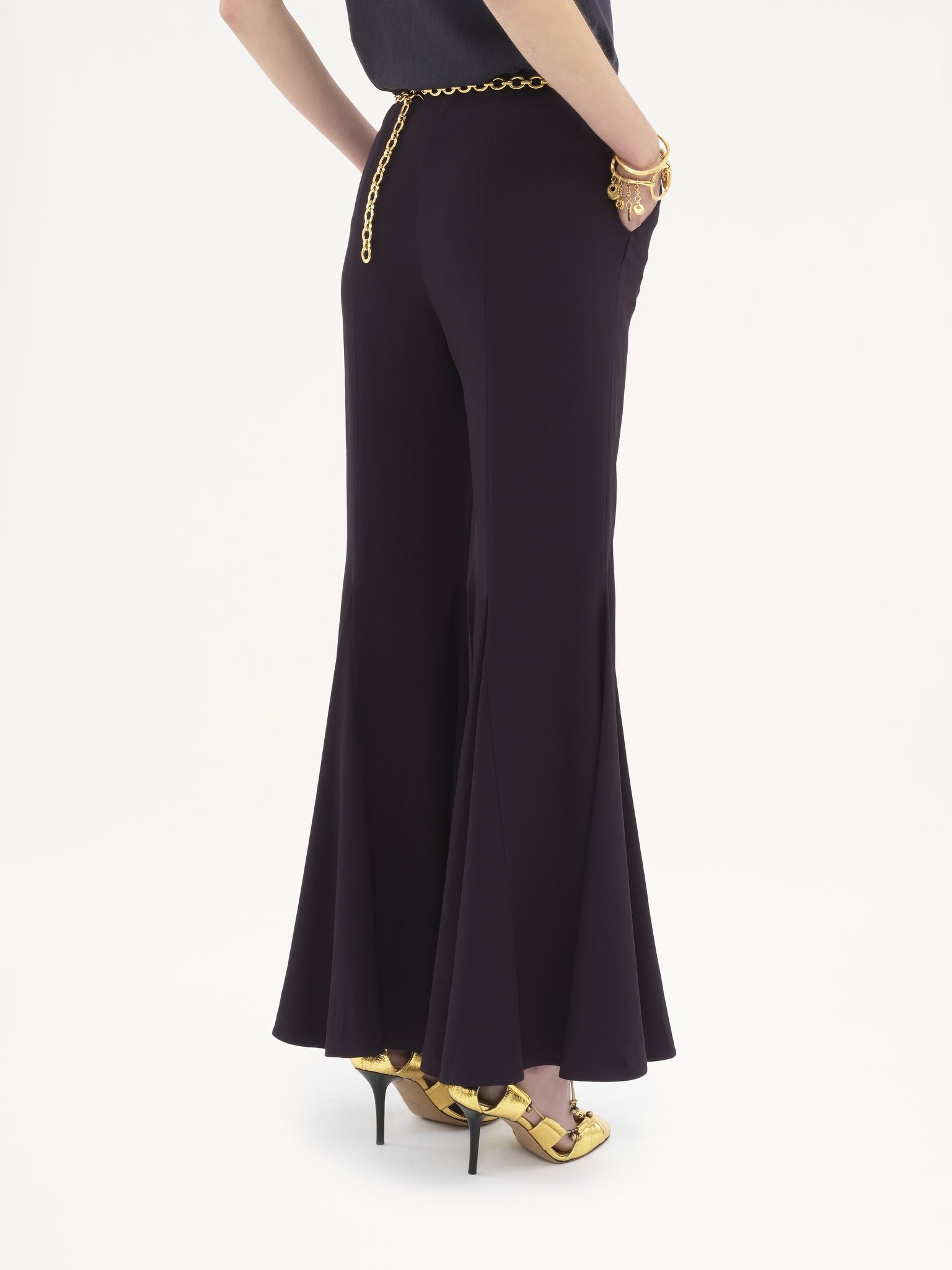 CROPPED BOOTCUT PANTS IN CRÊPE SATIN - 6