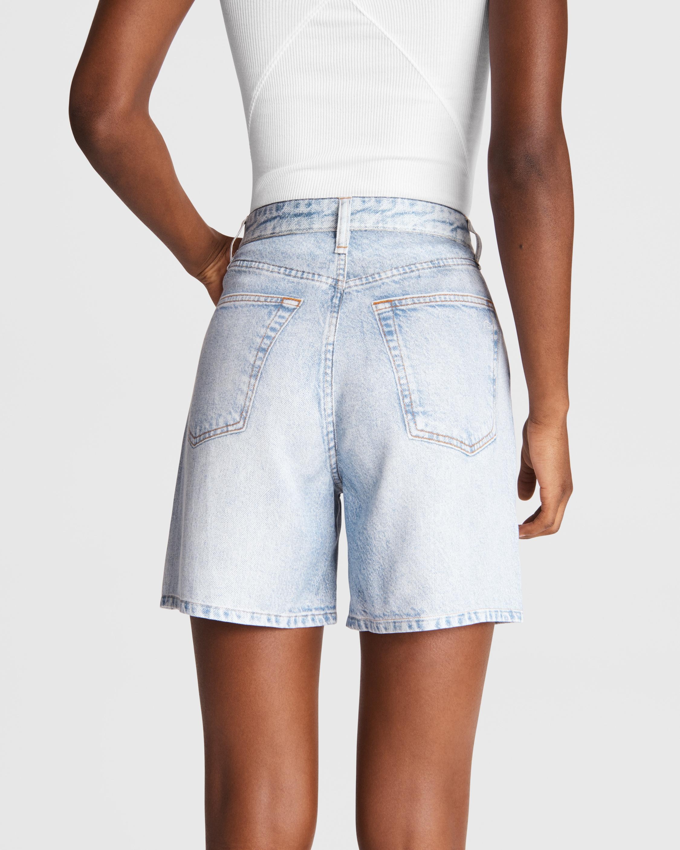 Maya Liquid Miramar 6" Short
Printed Tencel Tromp L'oeil Short - 7
