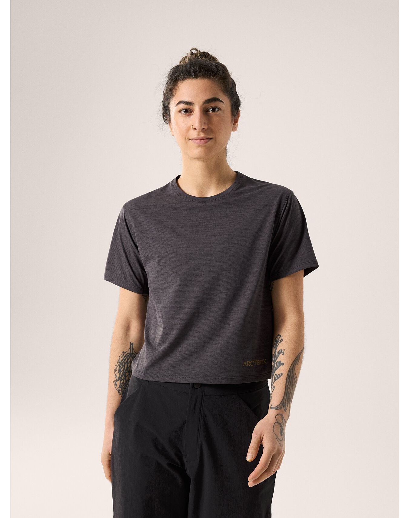 Taema Crop Logo T-Shirt - 2