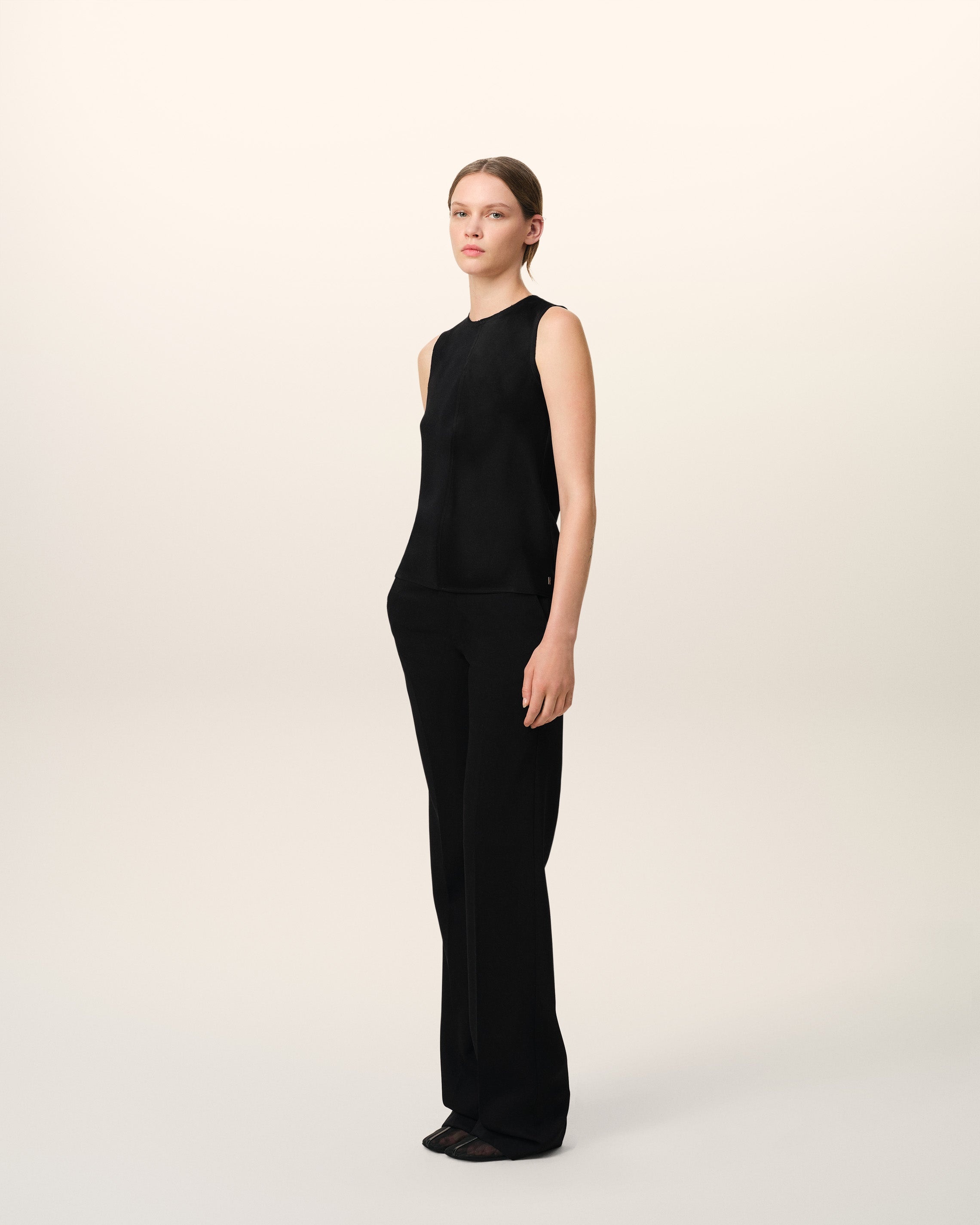BLACK SLEEVELESS TOP - 6