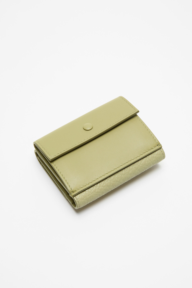 Trifold leather wallet - Sage green/herb green 4