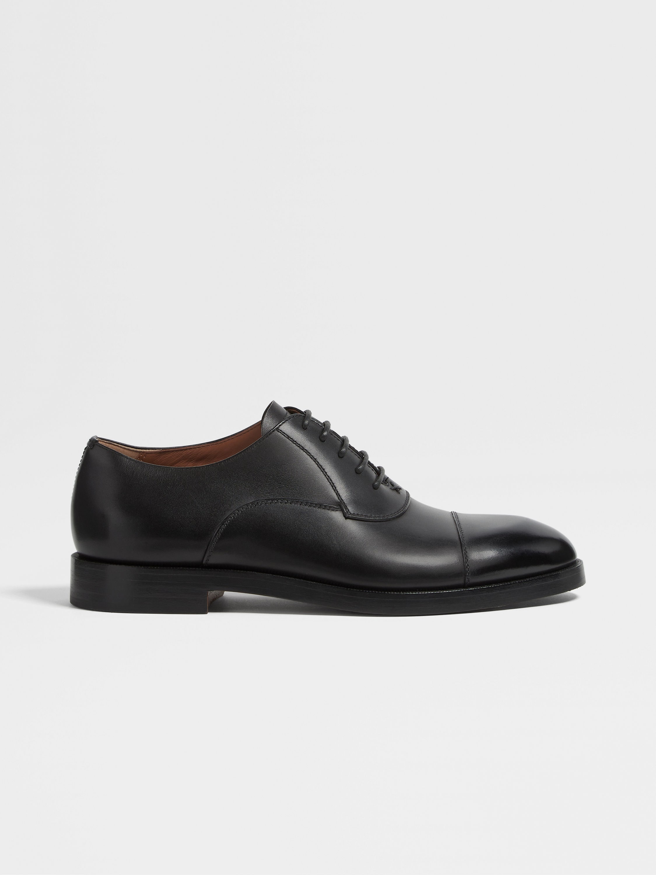 【関税込み】ZEGNA ブラック Udine ローファー 黒 ハンドバフ仕上げレザー Udine ローファー SS25 22030450