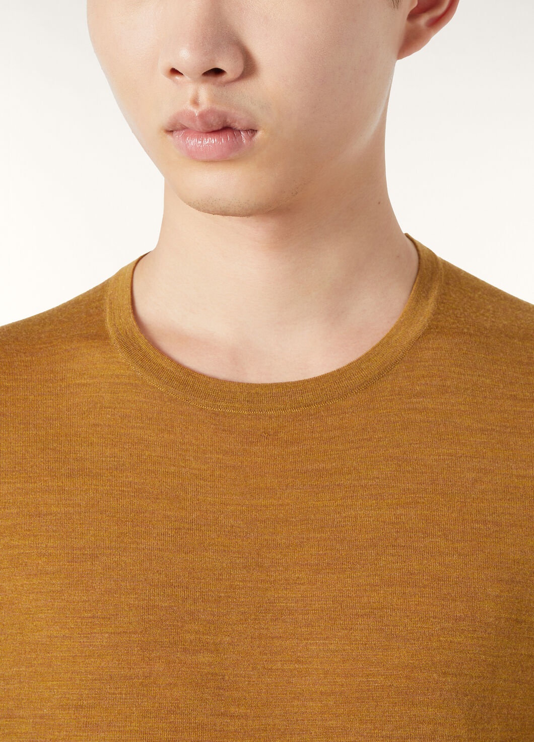 T-Shirt Crewneck - 3