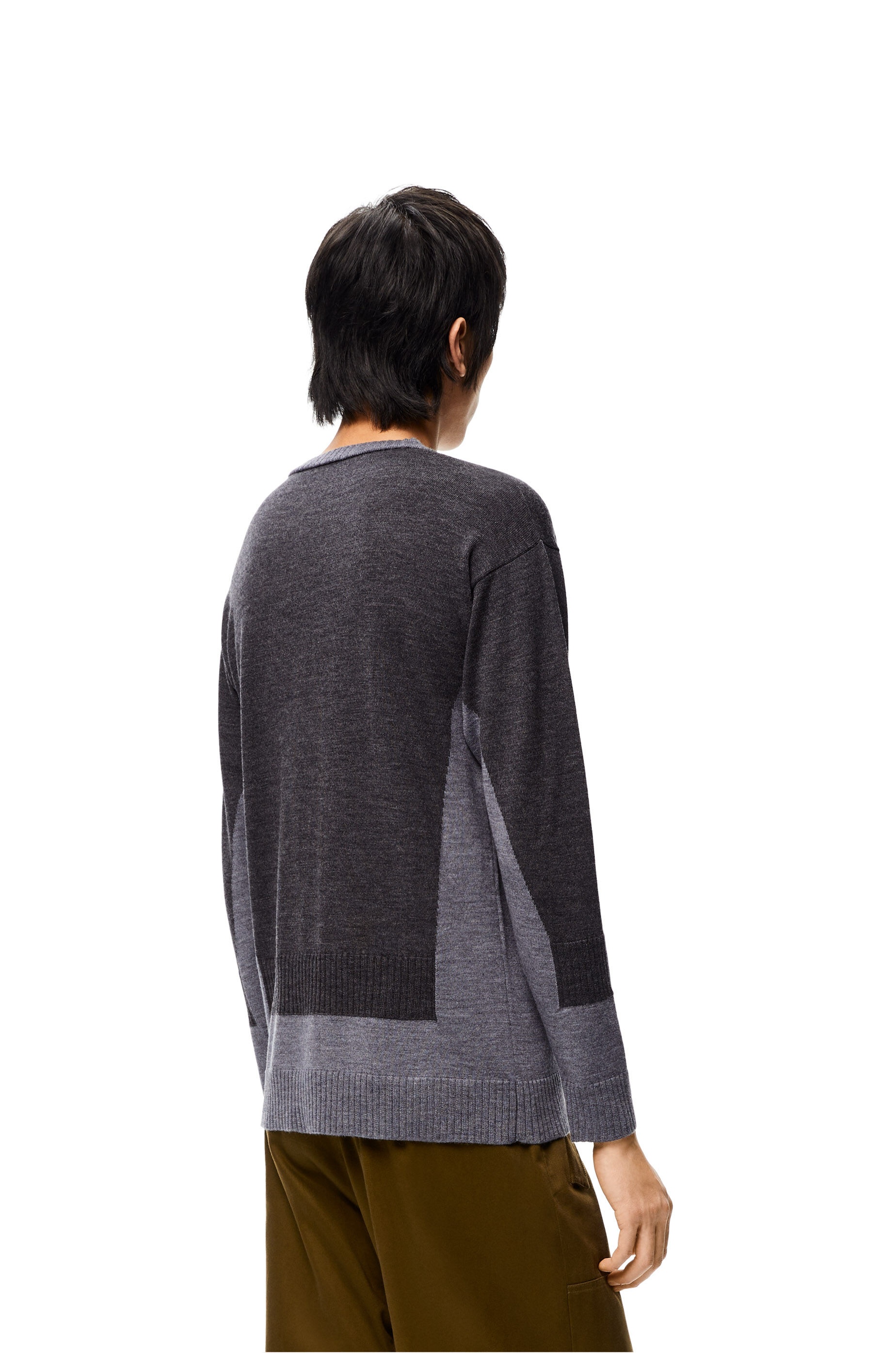 Double V-neck sweater in wool - 4