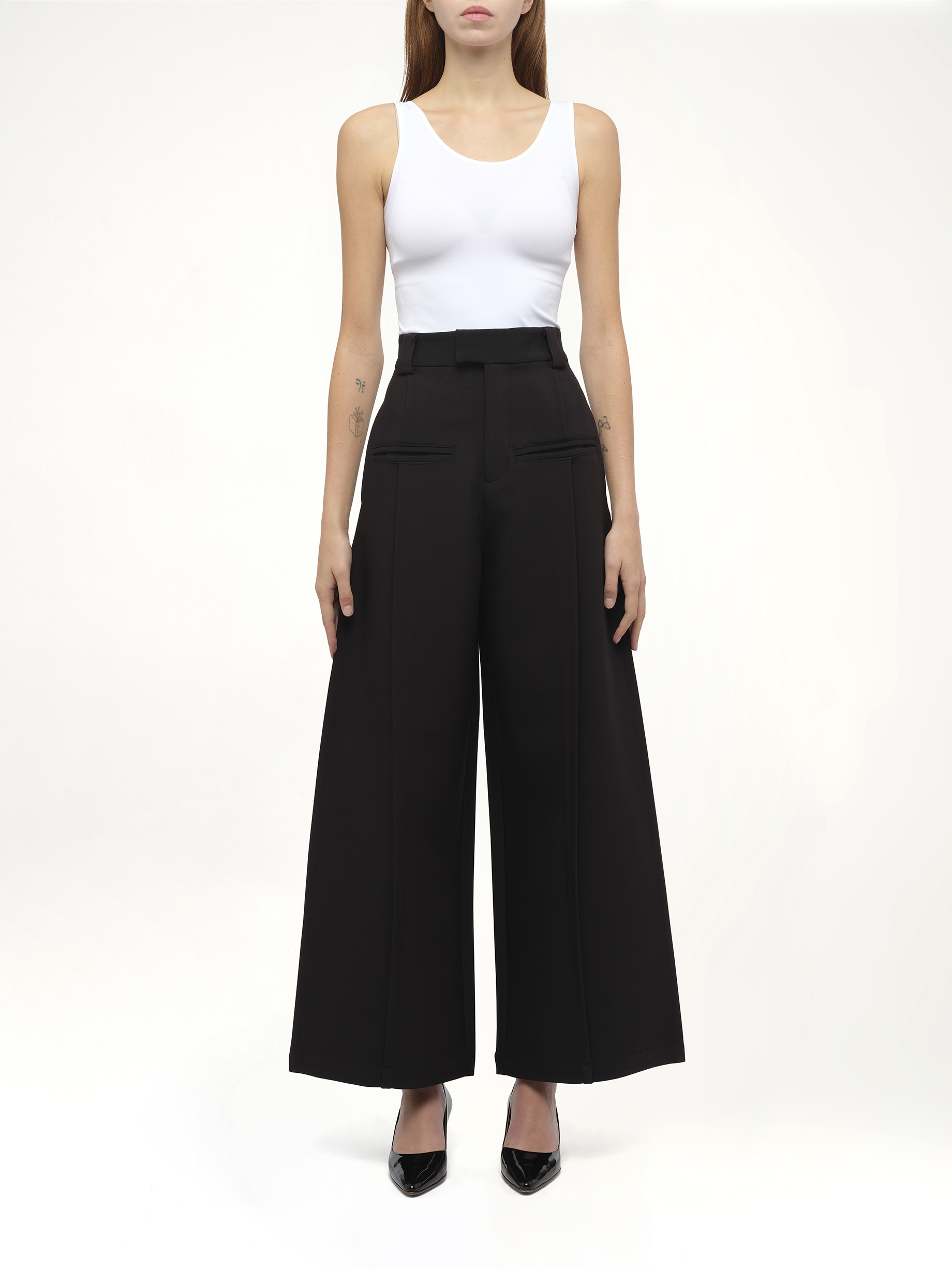 Hand in Front Pocket Pant in Black - 7