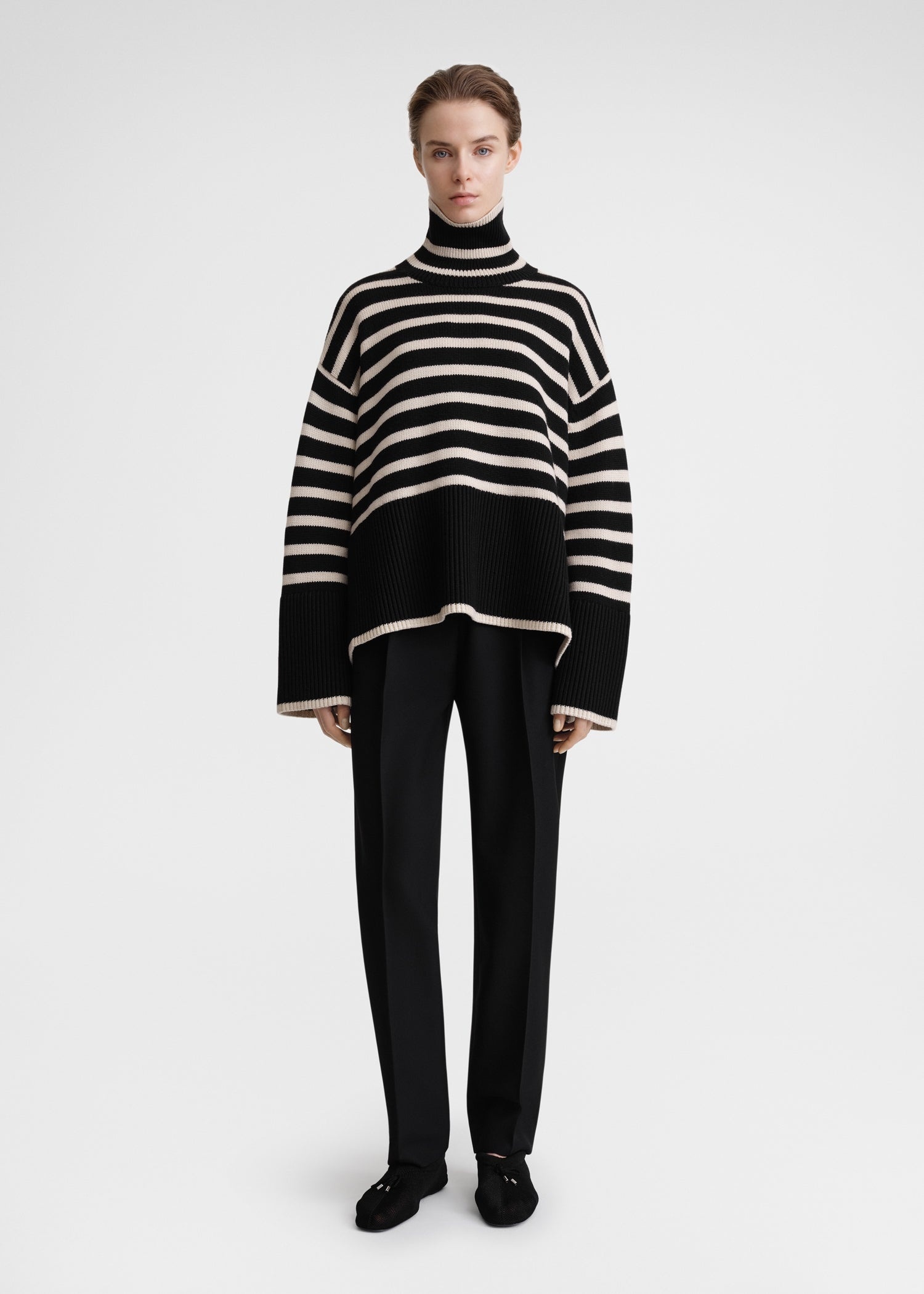 Totême Signature stripe turtleneck black outlook