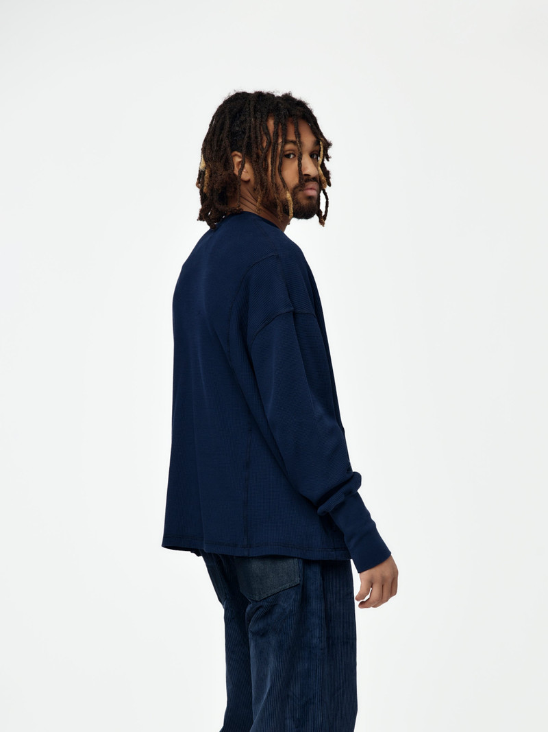 NICHOLAS DALEY WAFFLE CREWNECK (NAVY) outlook