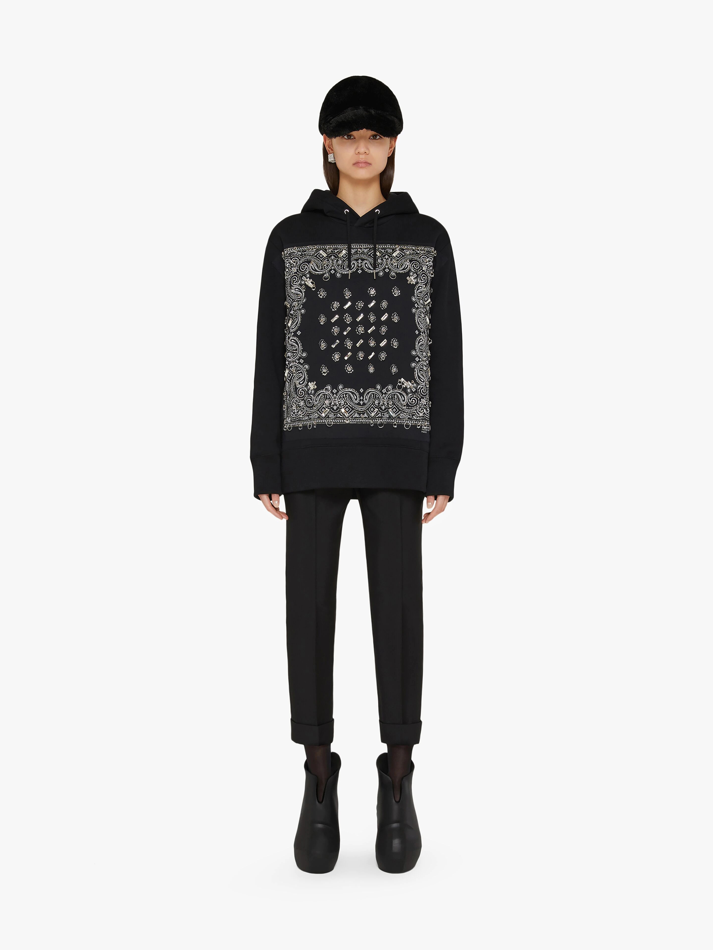 OVERSIZED HOODIE WITH BANDANA EMBROIDERED PATCH - 2