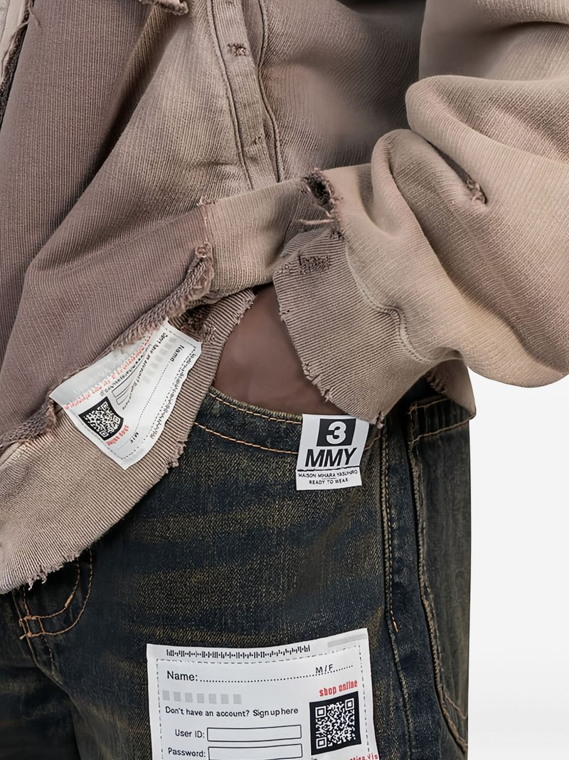 zip-fastening faded jeans 4