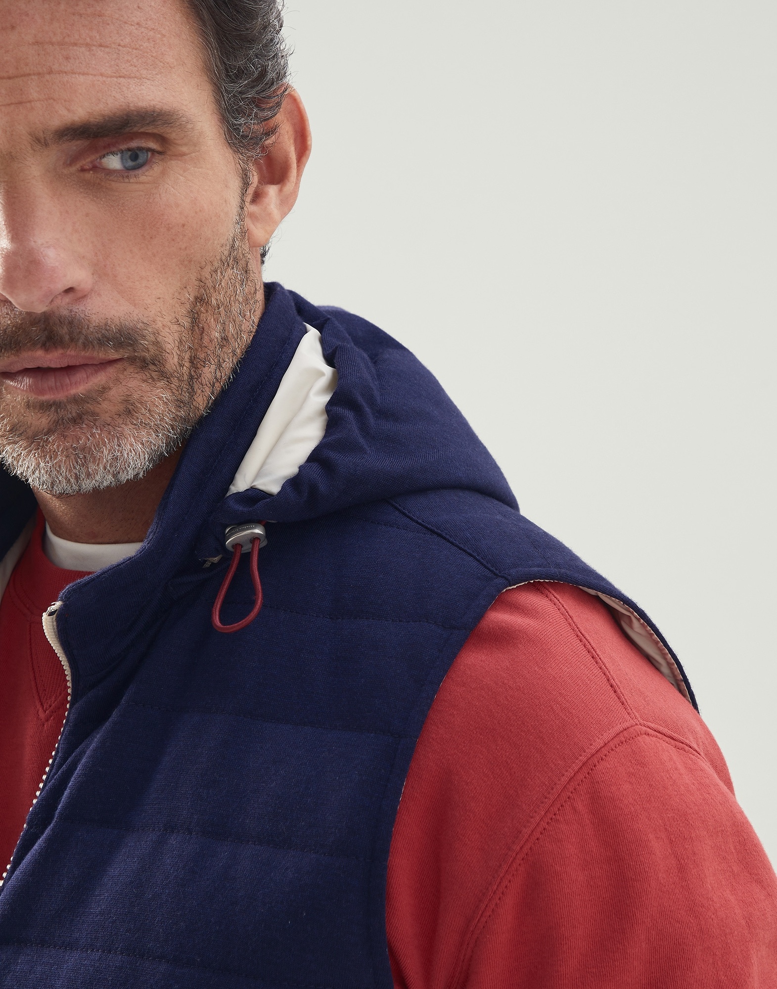 Virgin wool and cashmere knit lightweight down vest with detachable hood - 3
