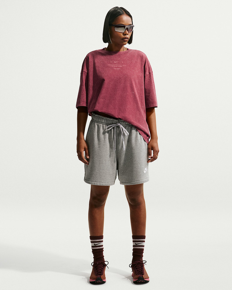 Nike Sportswear Classic Women's Oversized T-Shirt 4