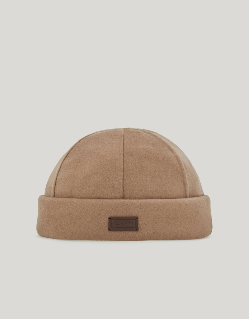TAUPE BEANIE WITH DOUBLE STITCHING AND LEATHER LOGO TAG 5