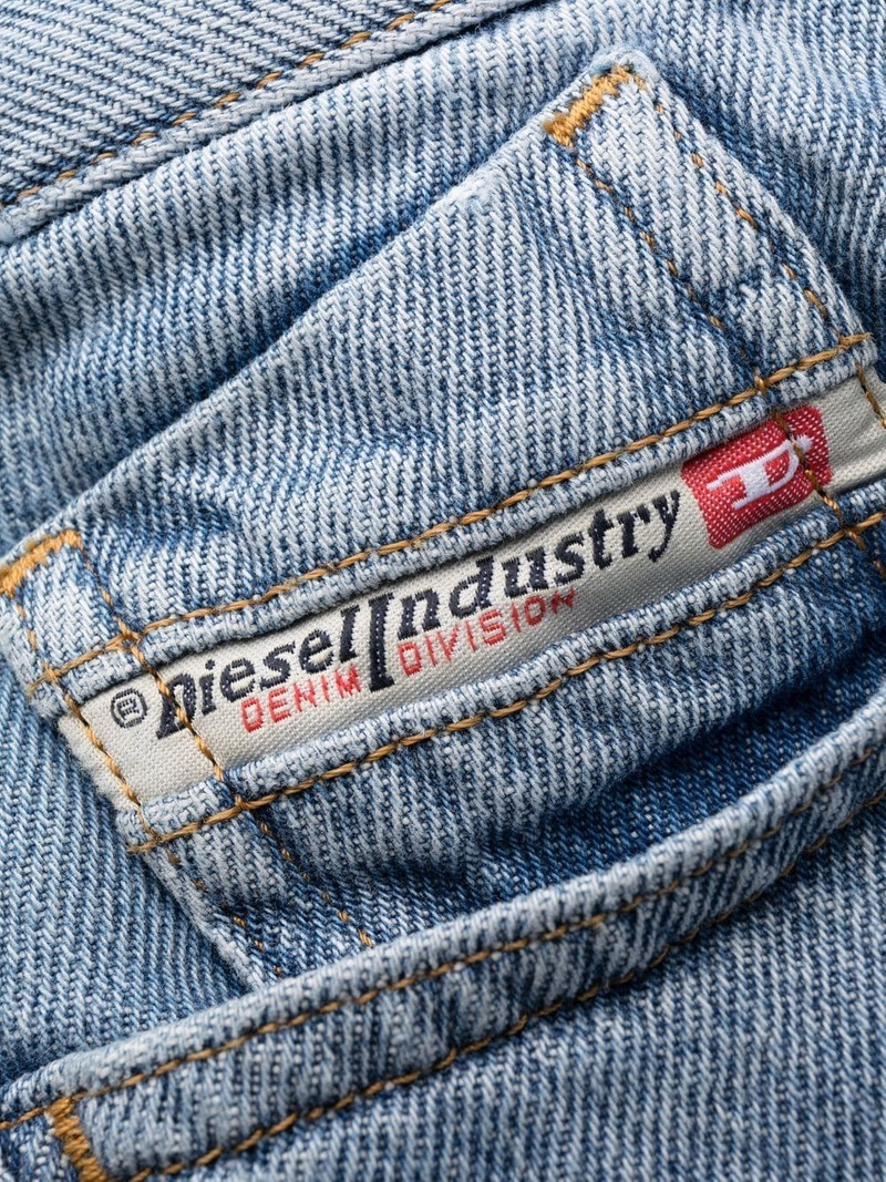 straight-leg low-rise jeans 7