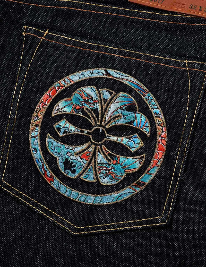 “KOI PLAYING IN WAVES” PATTERN SEAGULL AND KAMON EMBROIDERY CROPPED CARROT FIT JEANS #2017 9