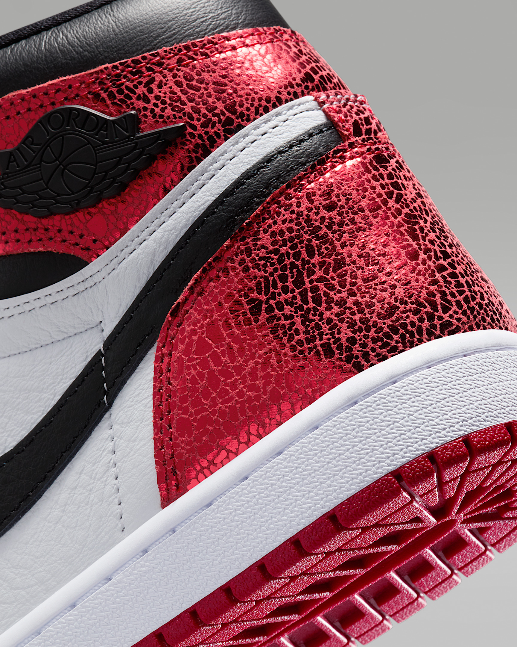 Air Jordan 1 Retro High OG Women's Shoes - 8
