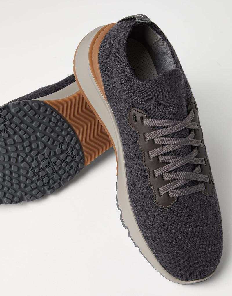 Wool knit and semi-polished calfskin runners with warm inner lining 3