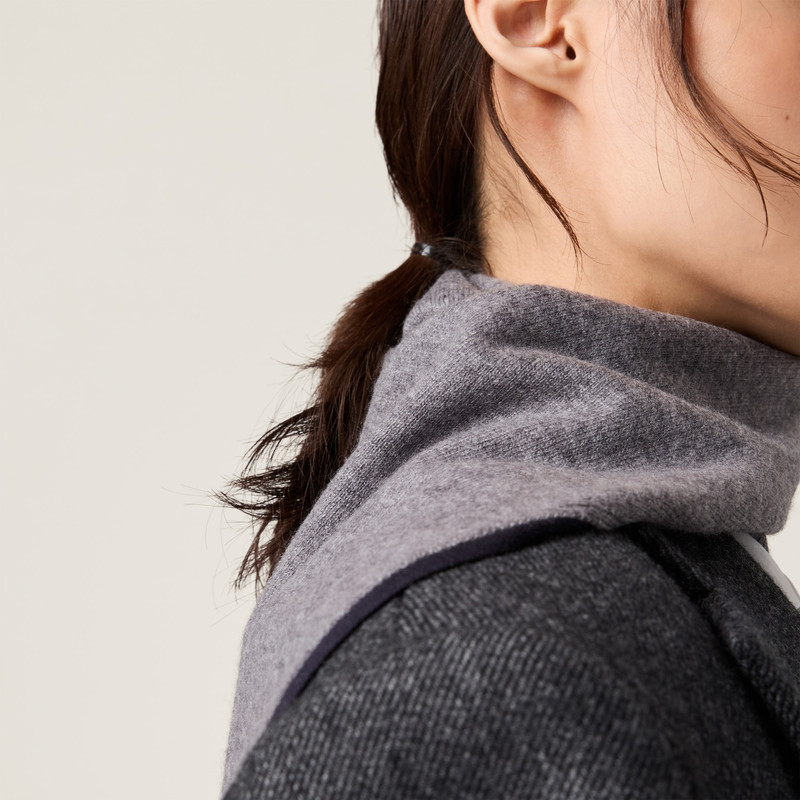 Cashmere and silk scarf 4