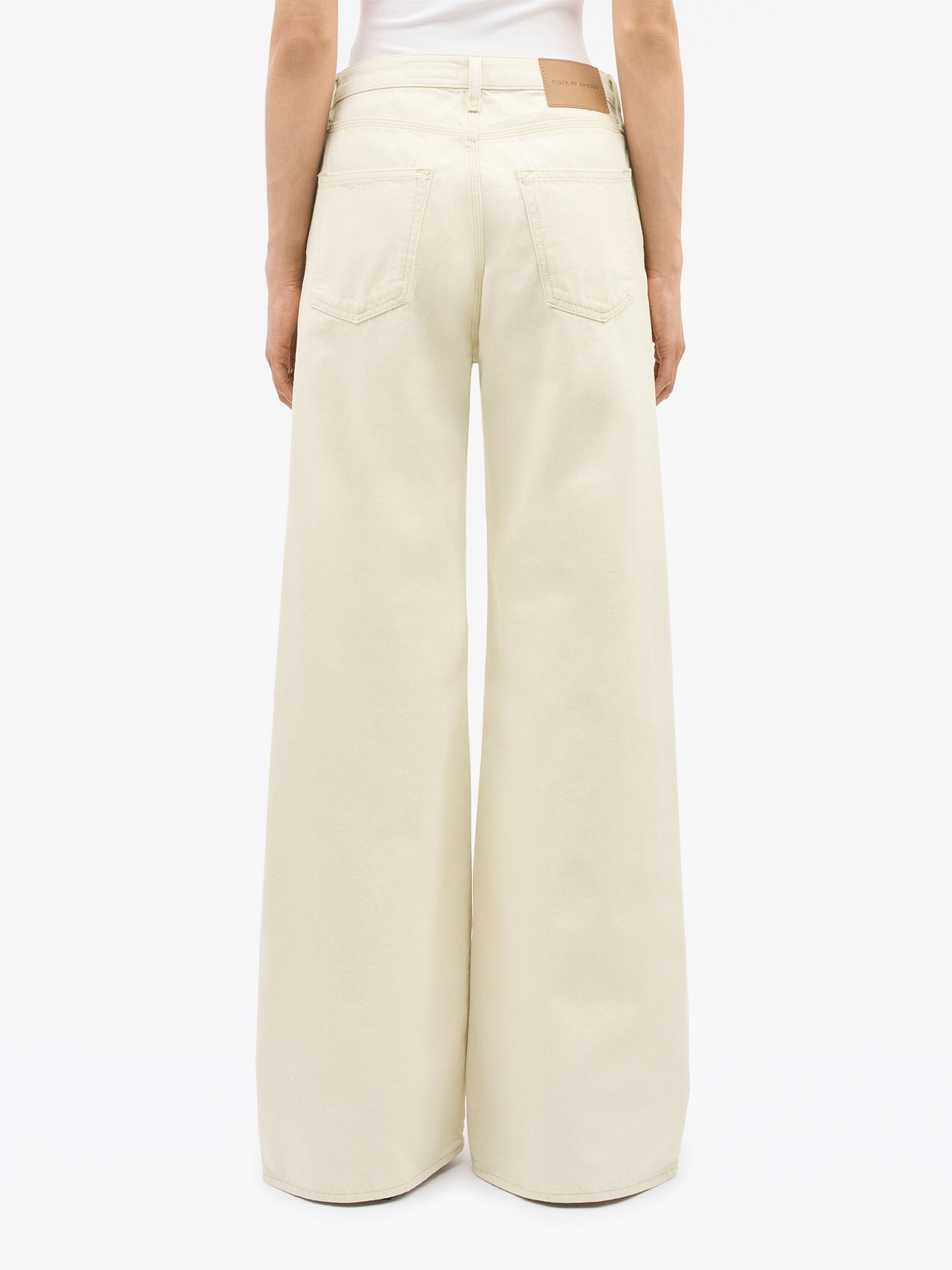 Kinne Relaxed Flare Jeans - 4