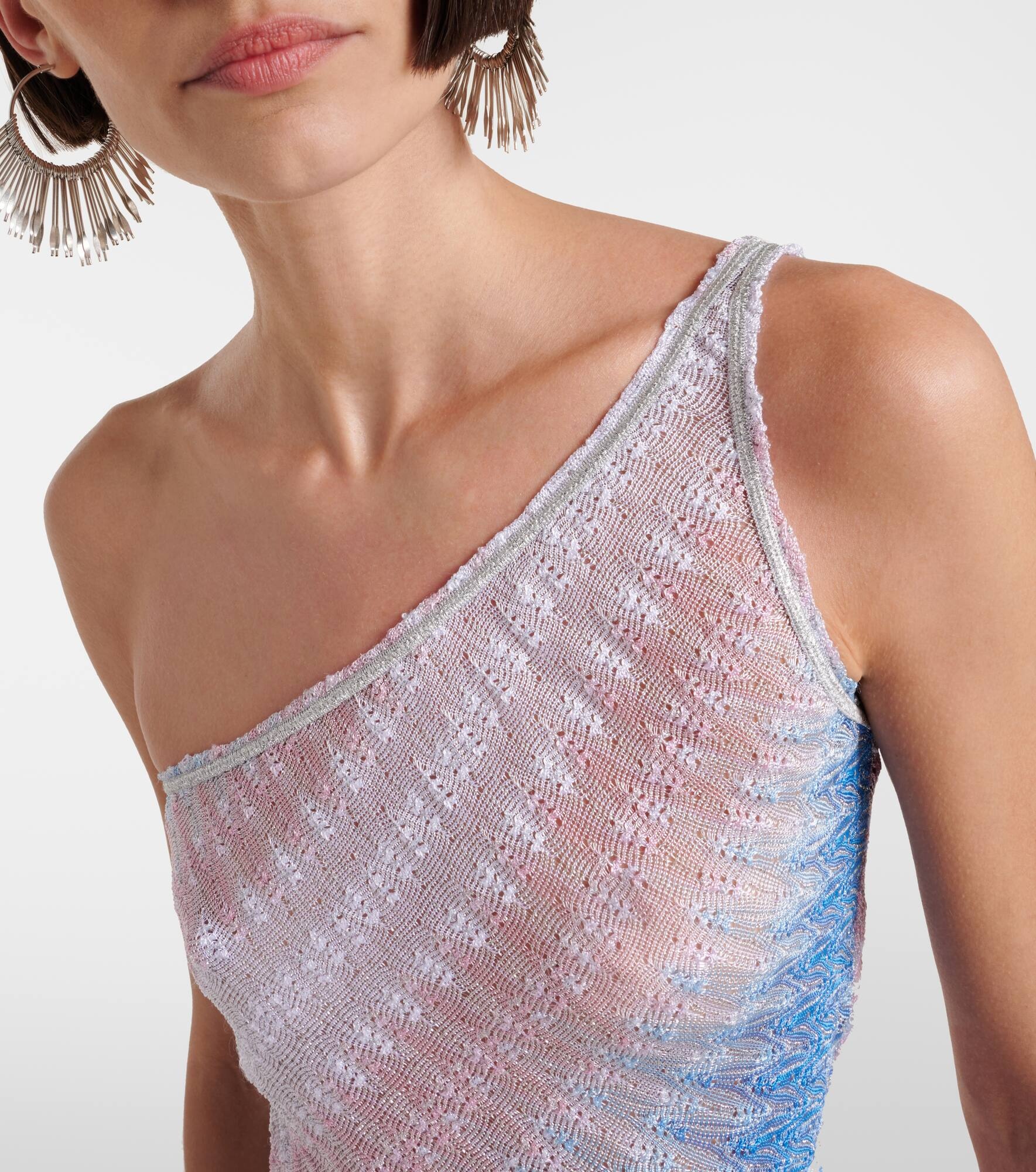 Wave cropped one-shoulder top - 4