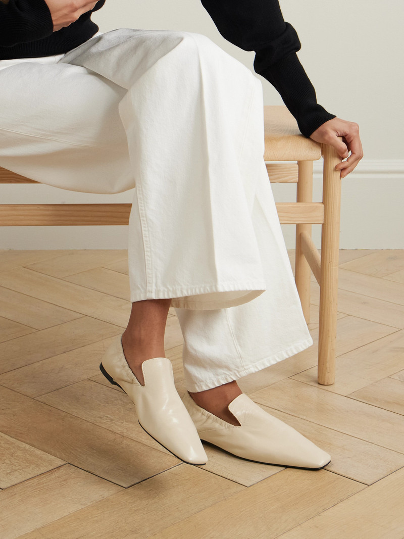 Totême Gathered Leather Loafers outlook