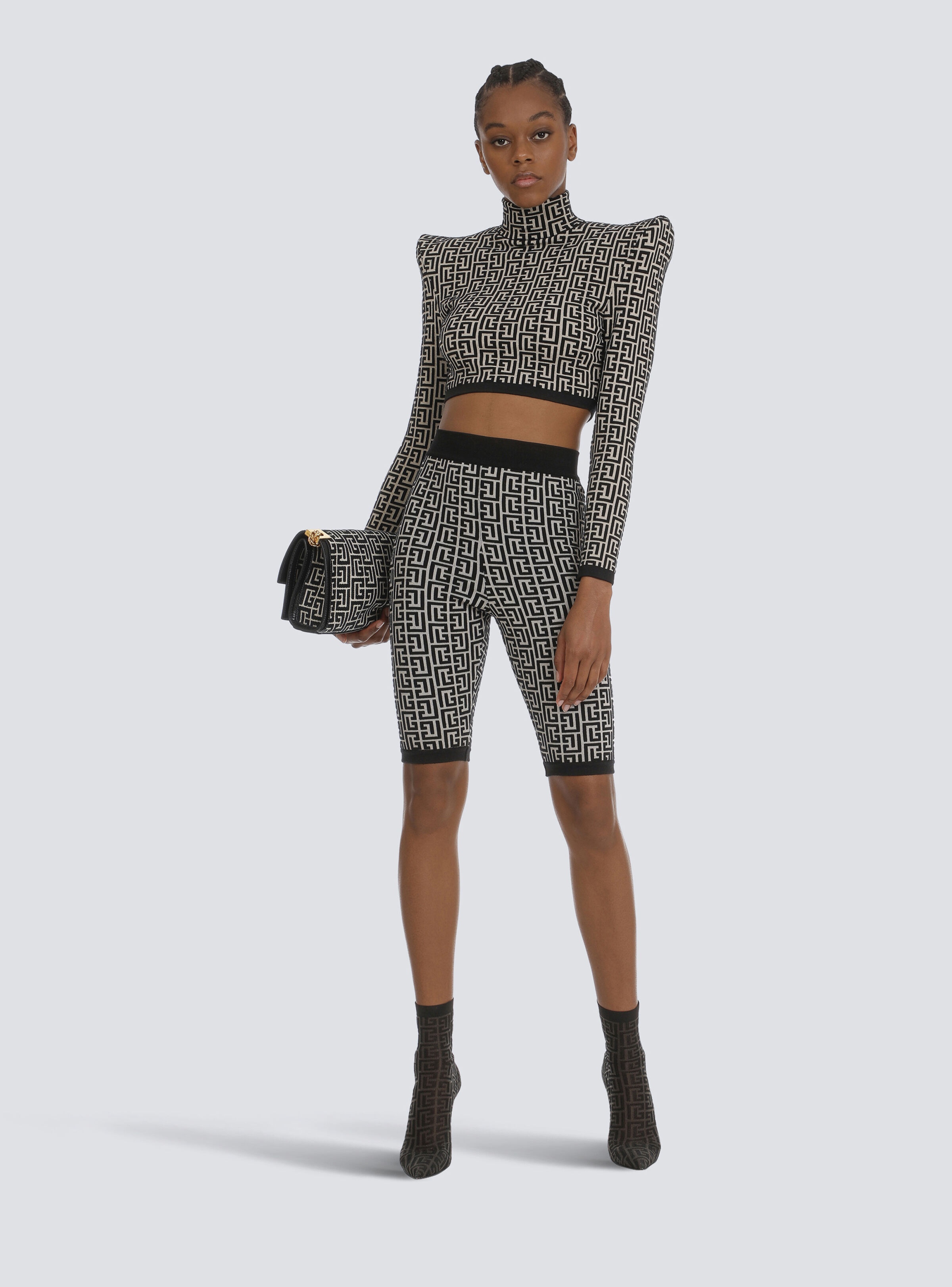 Bicolor jacquard knit shorts with Balmain monogram - 2