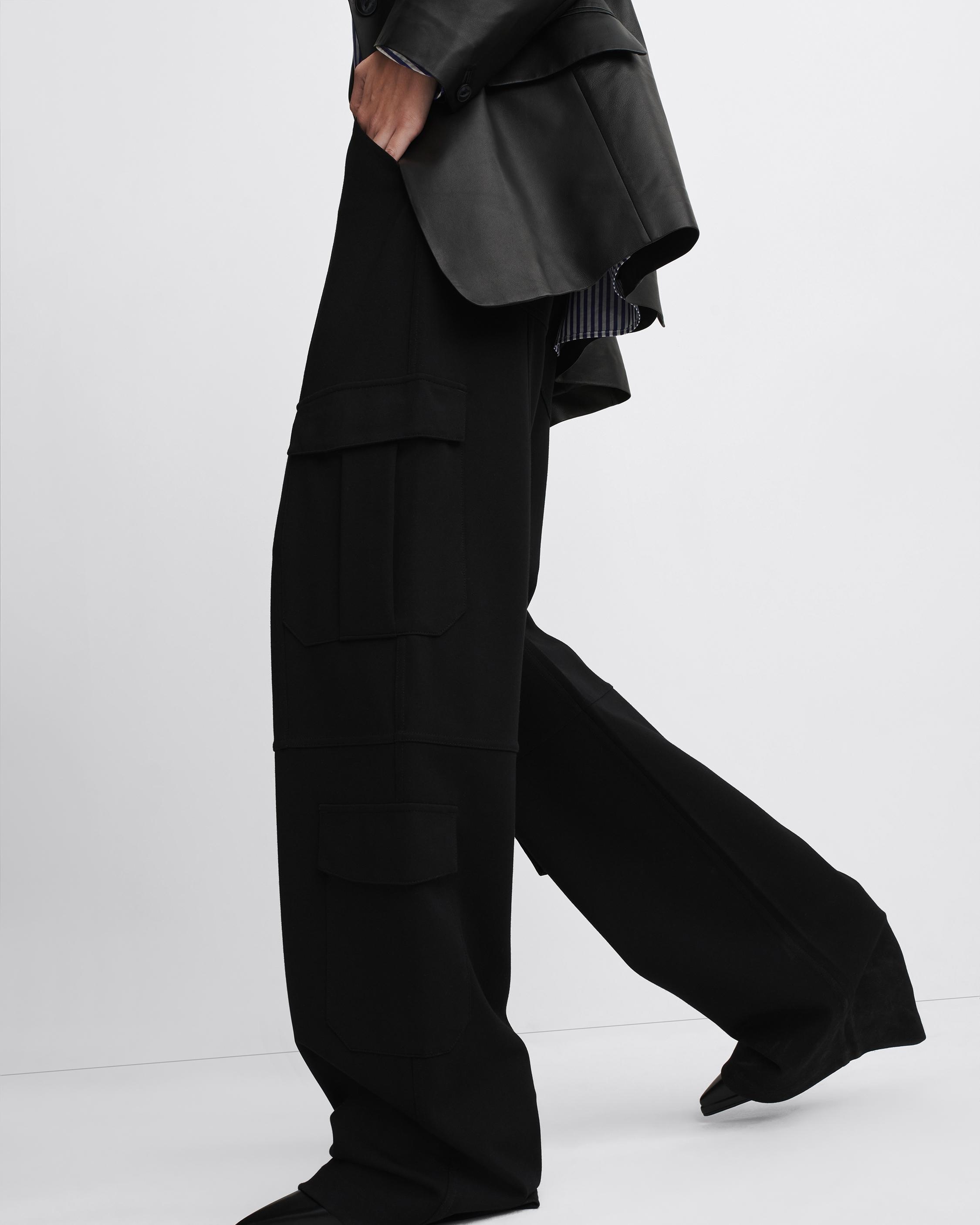Irina Ponte Cargo Pant
Classic Fit - 6