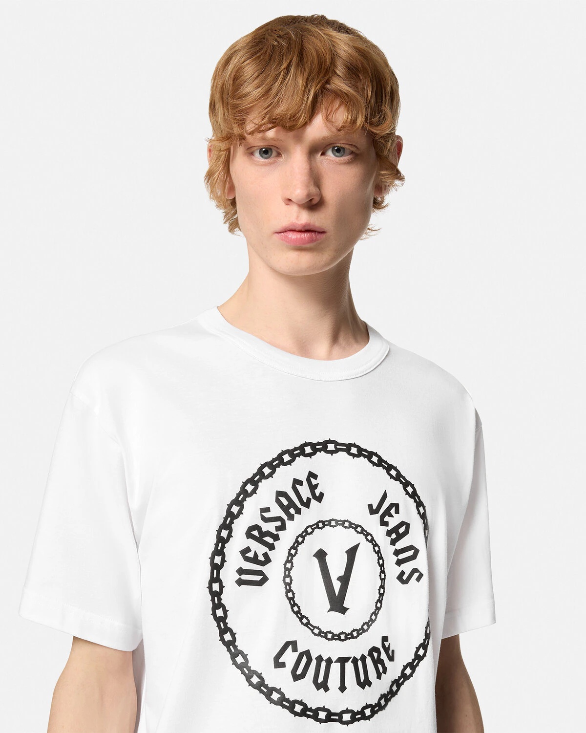 Gothic V-Emblem Regular-Fit T-Shirt - 3