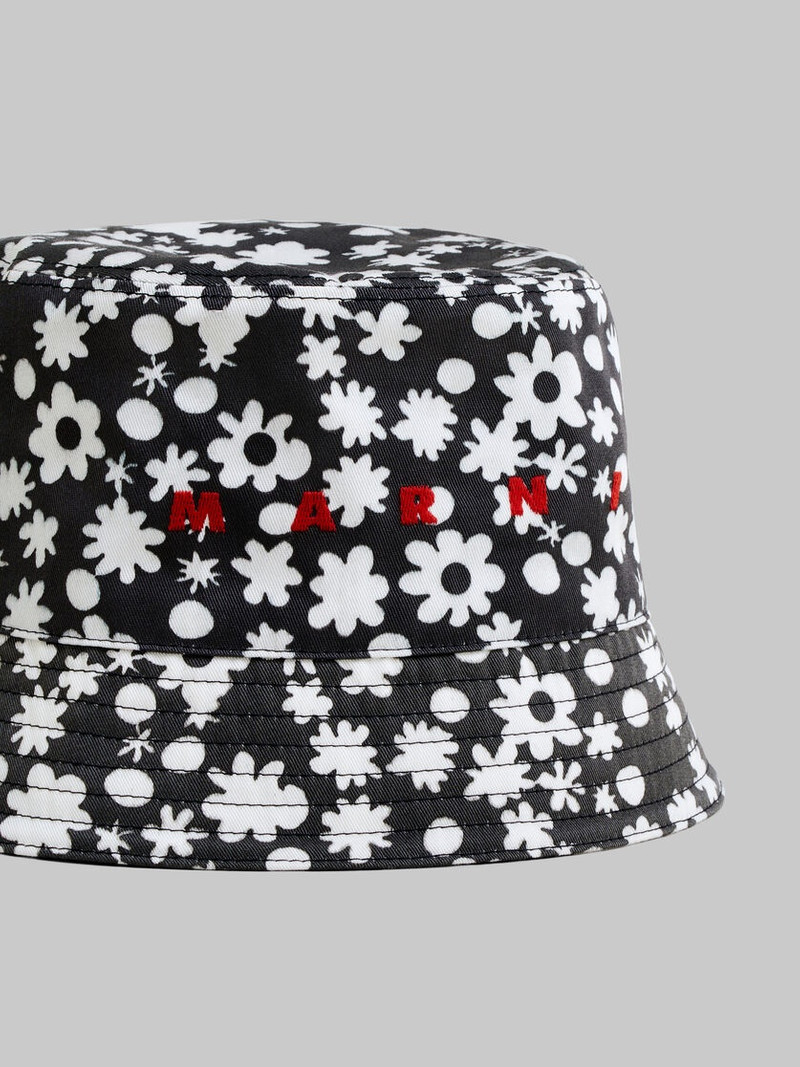 COTTON BUCKET HAT WITH BLACK AND WHITE POP FIELDS MOTIF 4