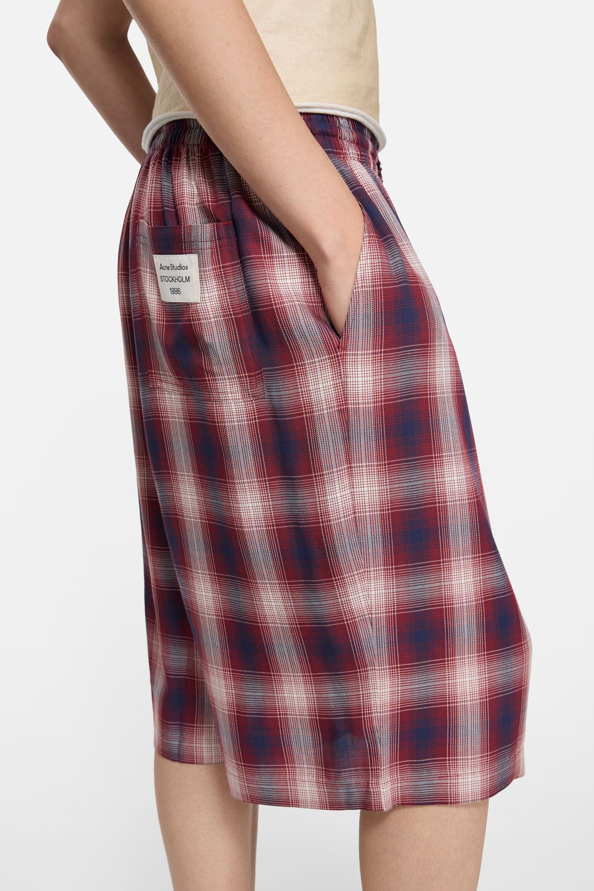 Check shorts - Red/blue - 4