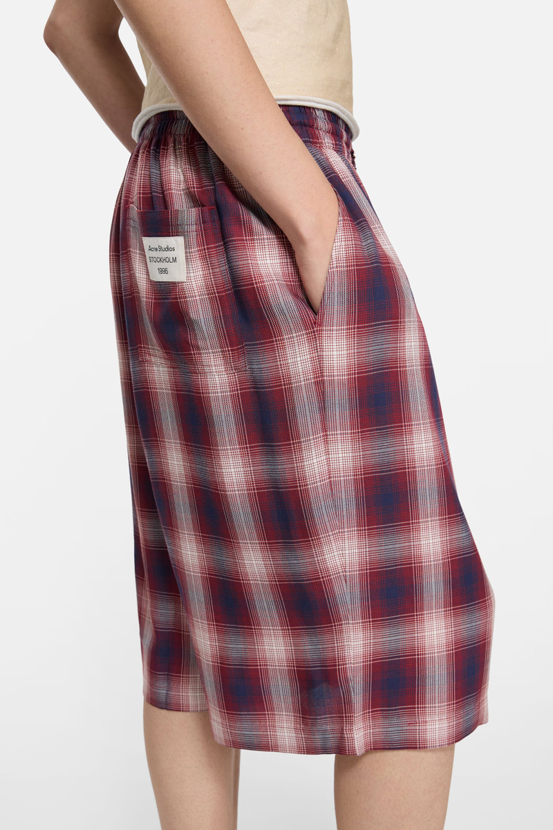 Check shorts - Red/blue 4
