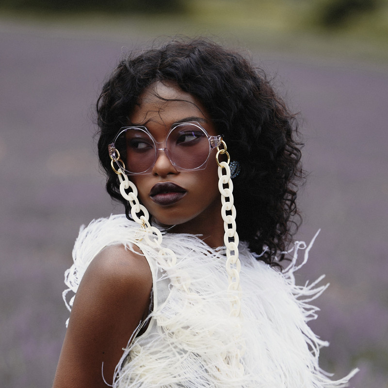 CREAM OVAL LINK ACETATE CHAIN 1