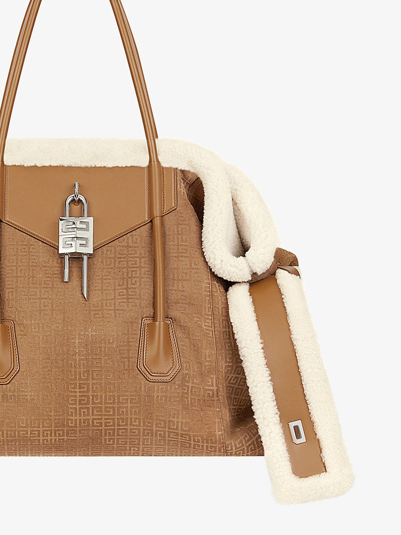 XL ANTIGONA LOCK SOFT IN 4G SHEEP LINING 6