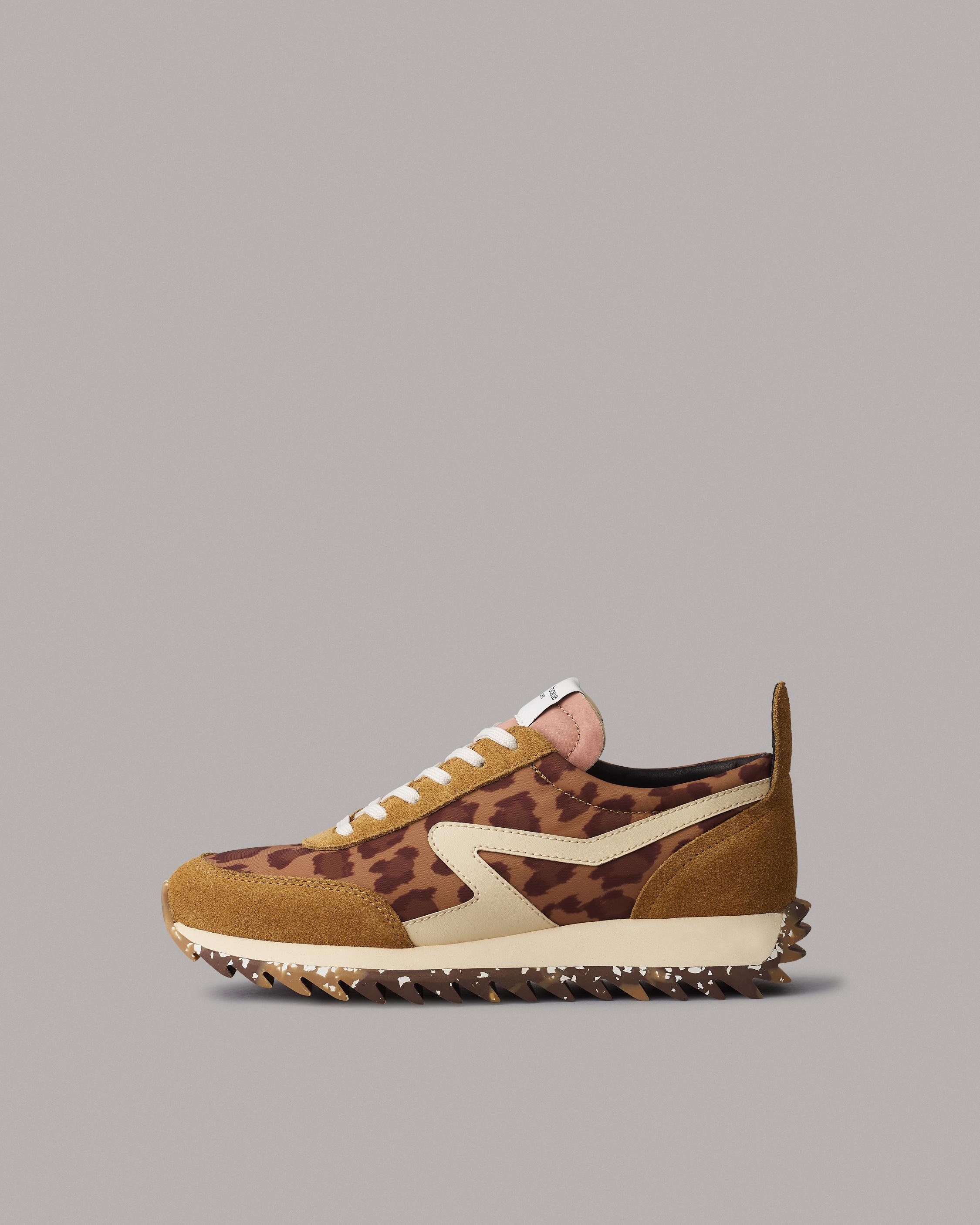 Retro Runner - Recycled Materials
Low Top Sneaker - 1