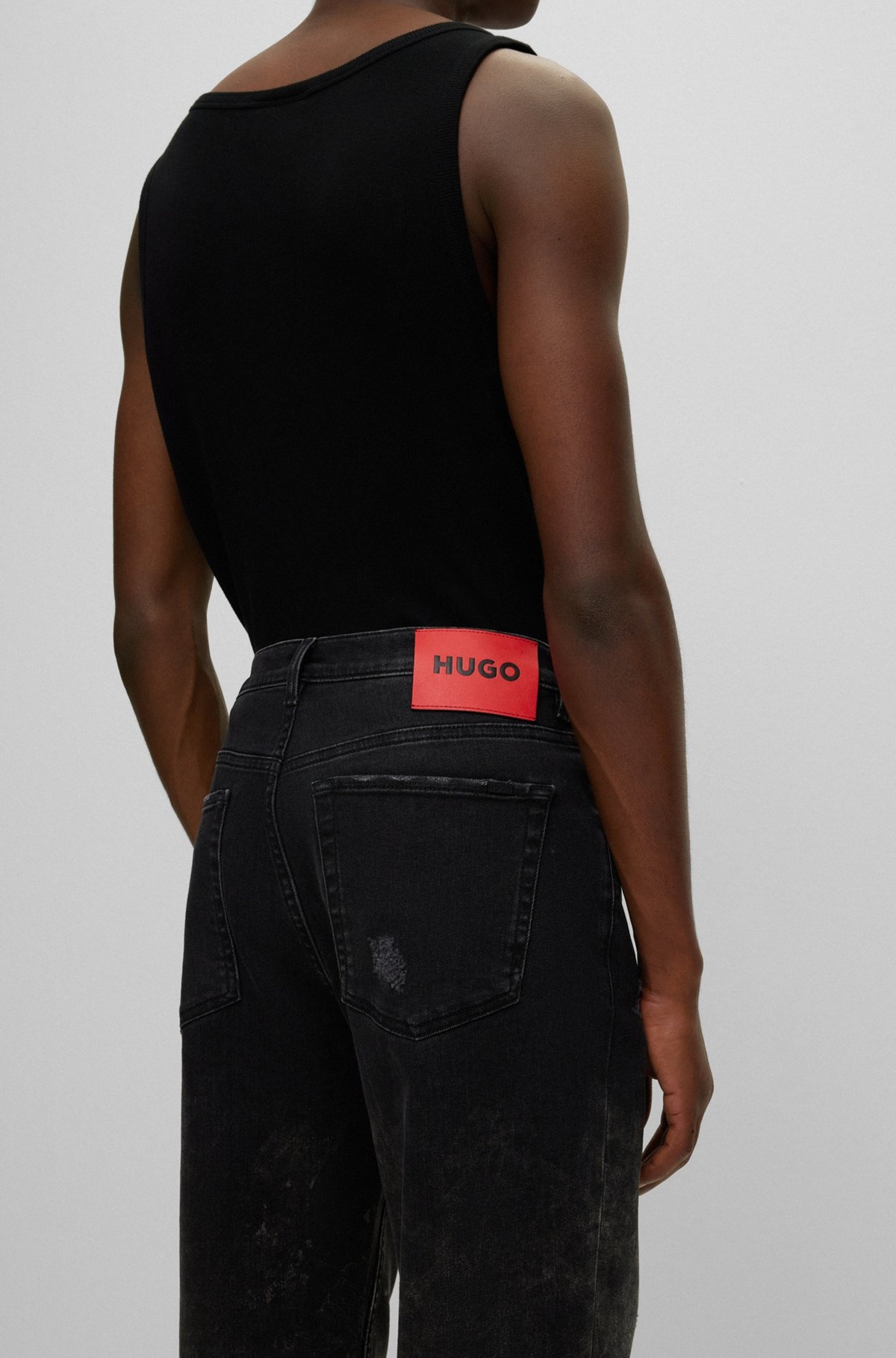 TAPERED-FIT JEANS IN BLACK COMFORT-STRETCH DENIM - 5