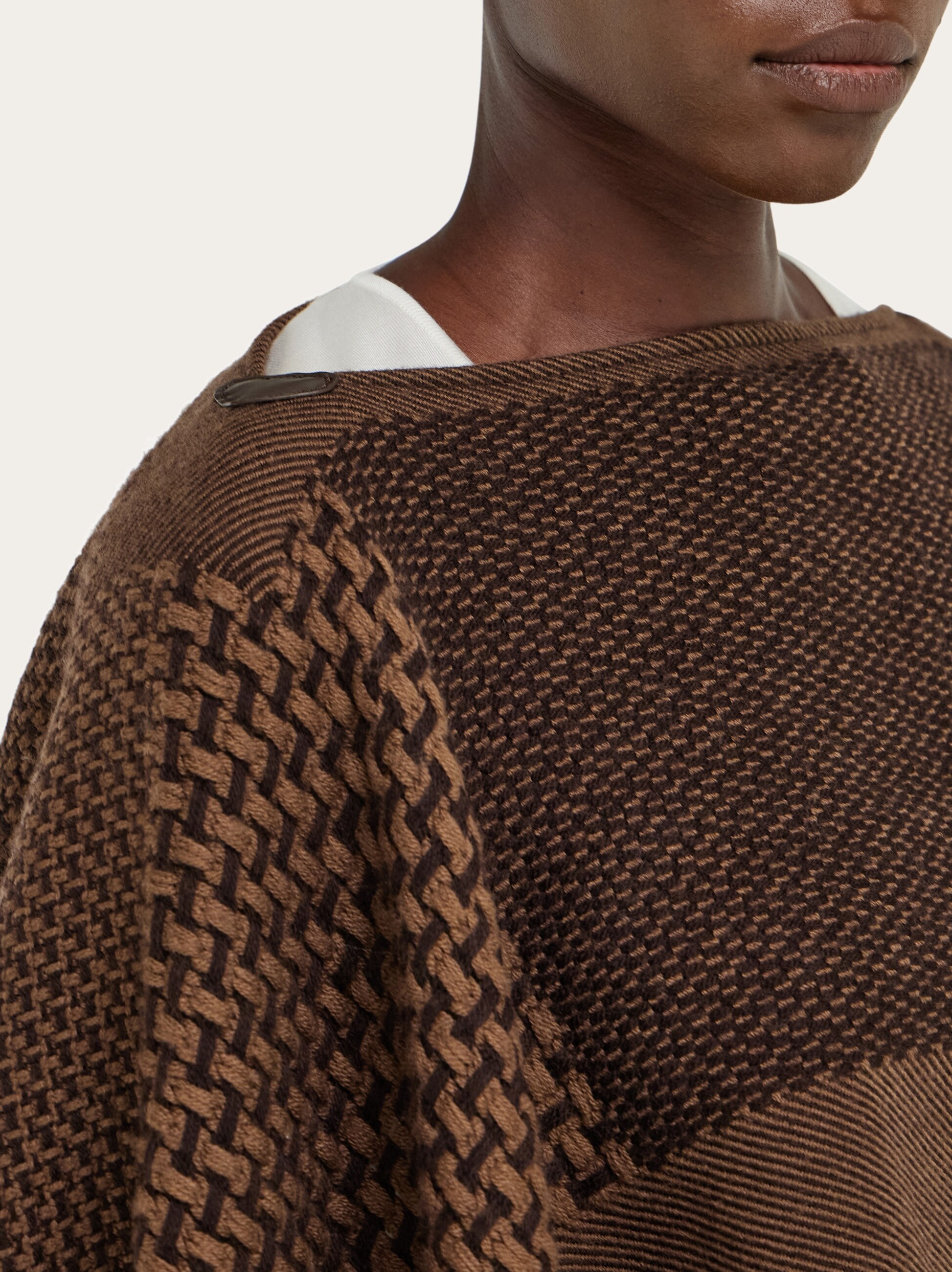 Jacquard cape - 2