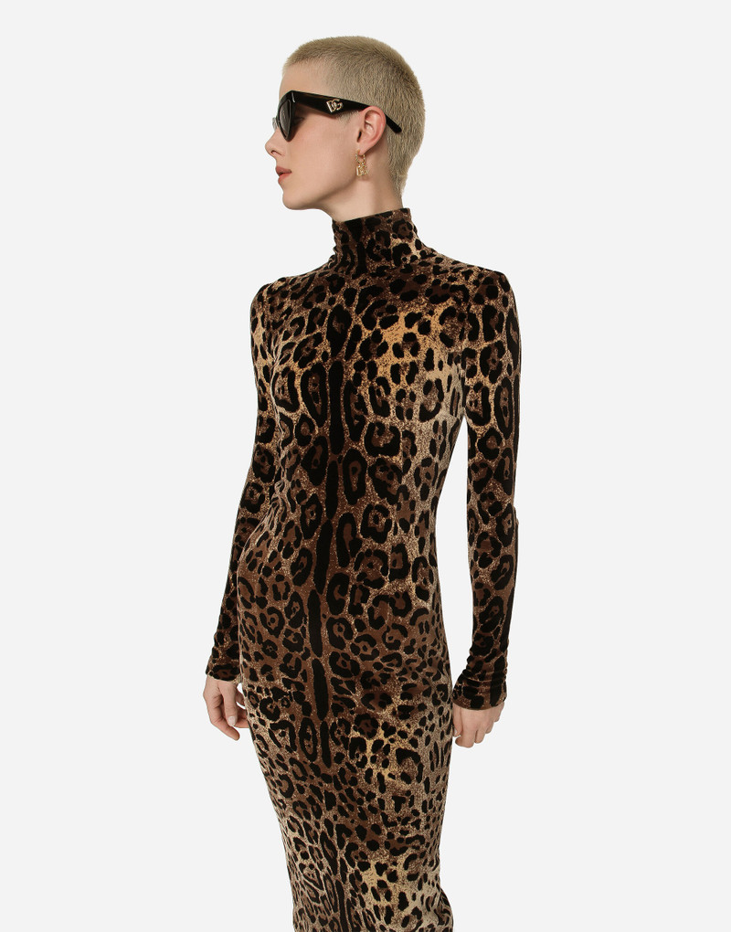Long chenille dress with jacquard leopard design 4