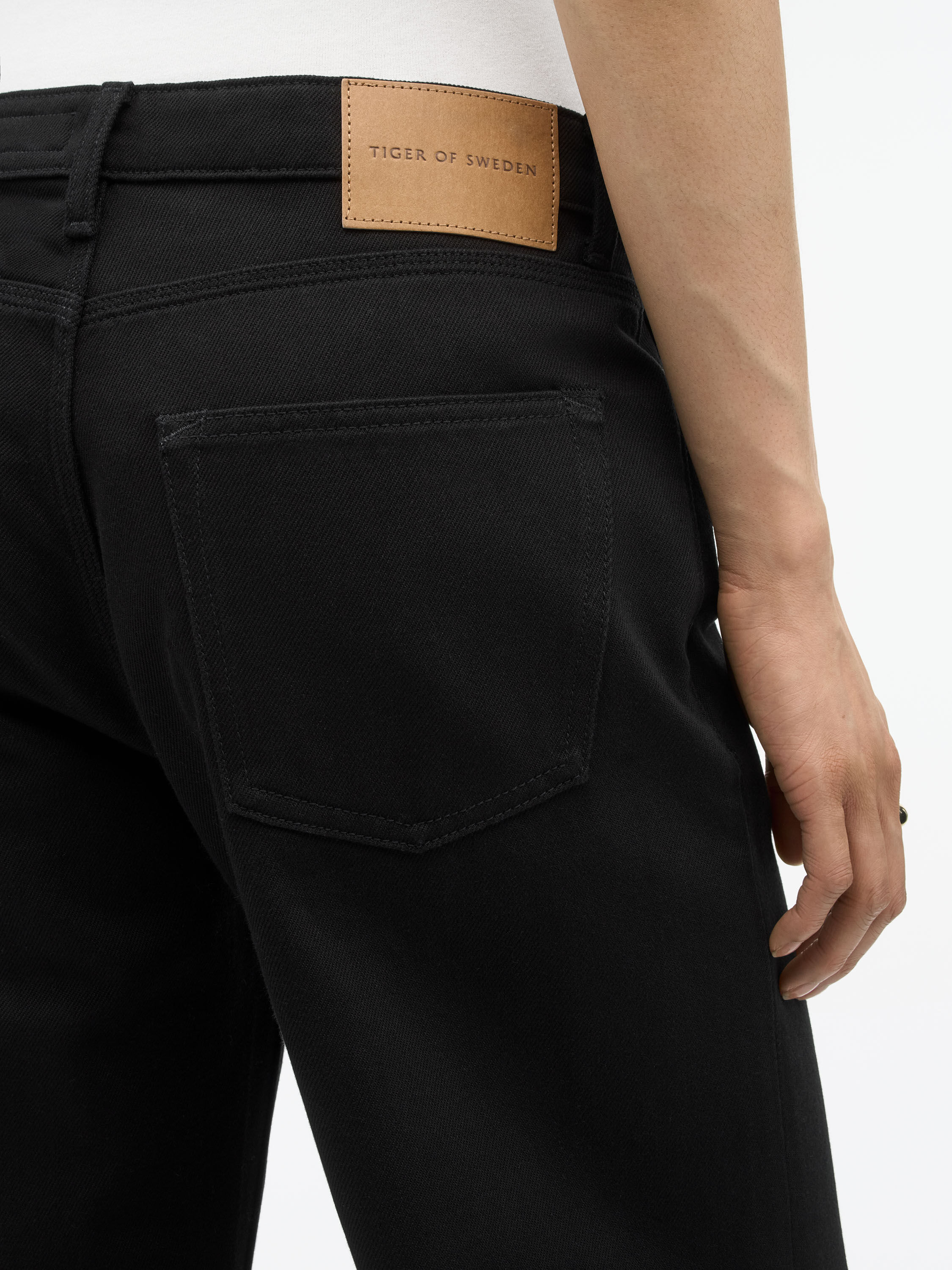Kinne Relaxed-Fit Jeans - 6