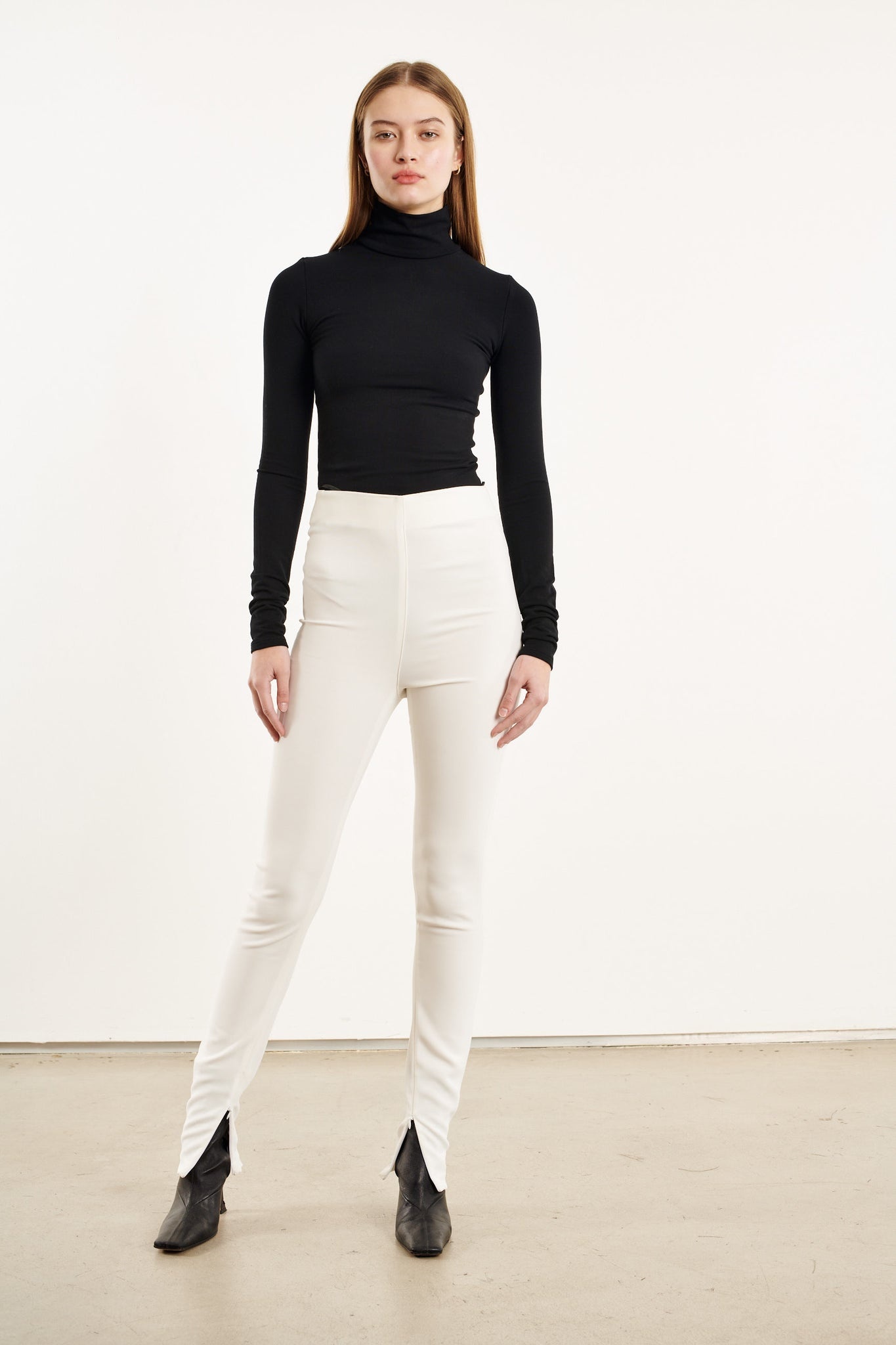WHITE CREPE ANKLE ZIPPER PANTS - 2