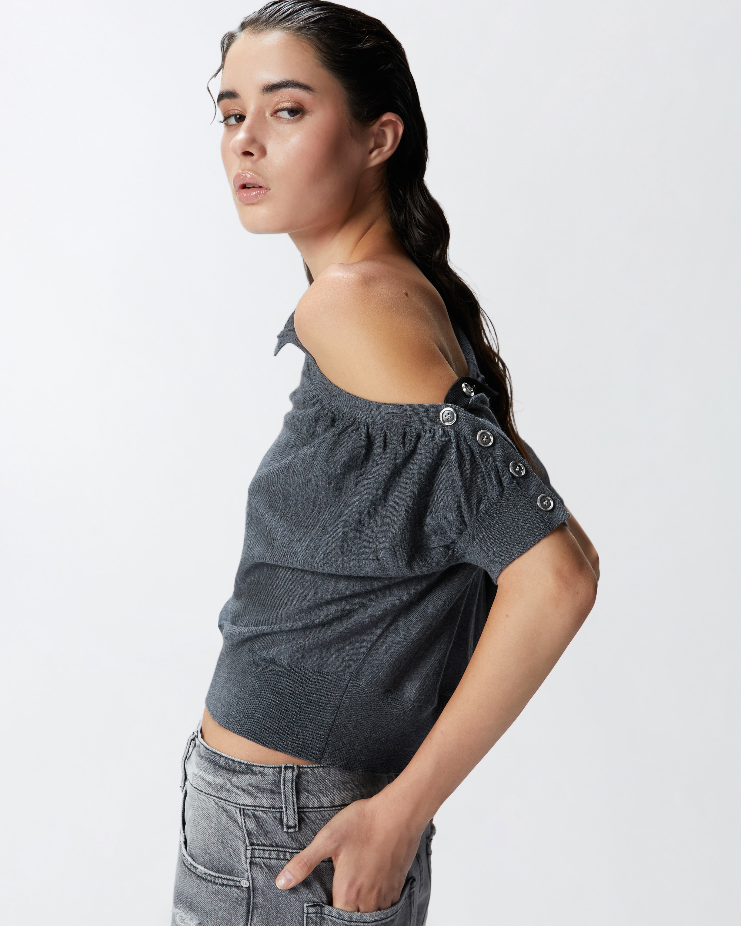 SHORT-SLEEVED SHORT SWEATER WITH BUTTONS - 5