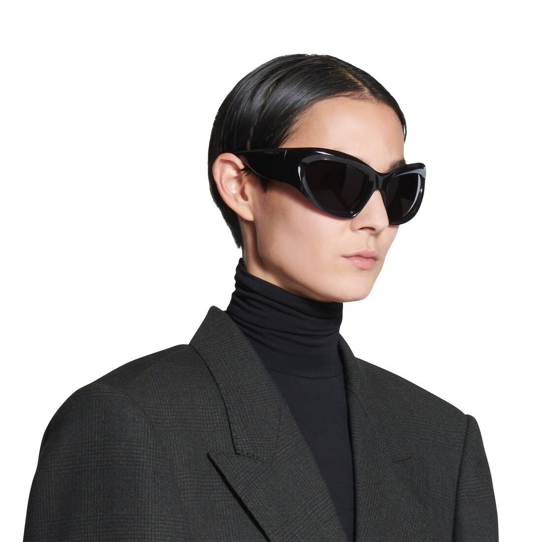 Wrap D-frame Sunglasses in Black - 6