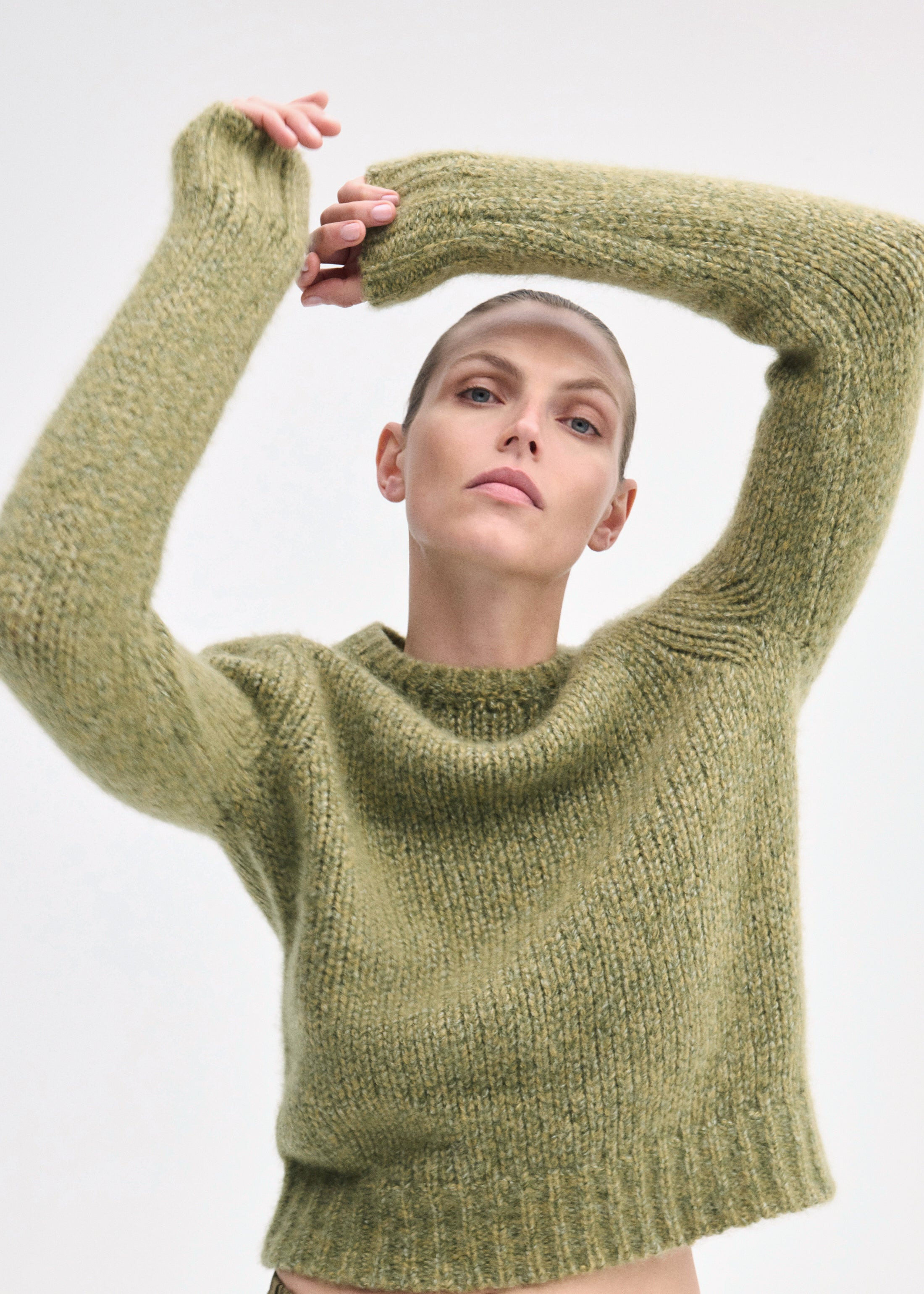 Fitted Crew Sweater in Cashmere Silk - 2