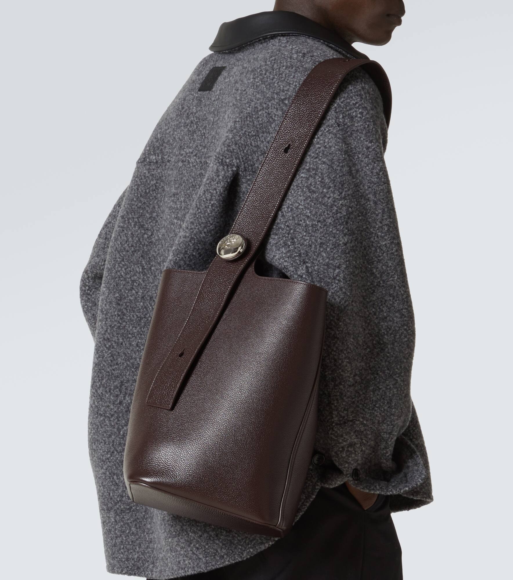 Pebble Large leather bucket bag - 2