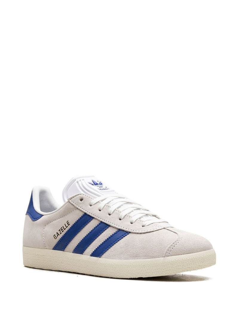 adidas x Manchester United Gazelle sneakers outlook