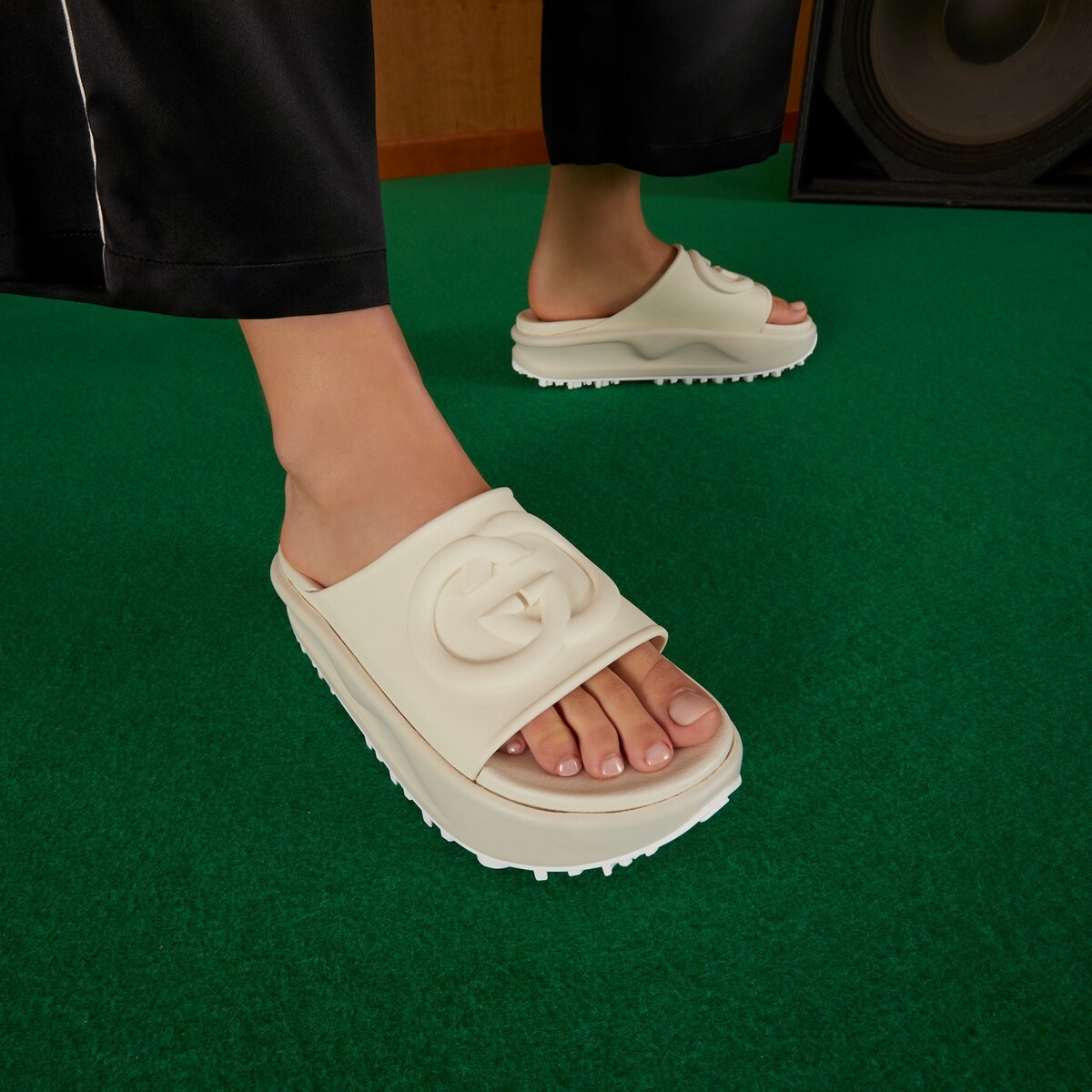 Women's slide sandal with Interlocking G - 3